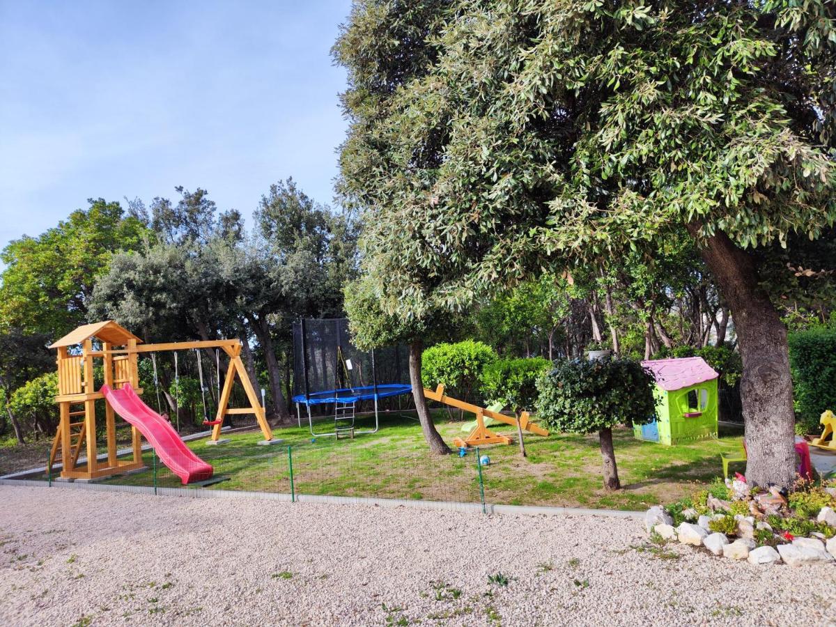 Apartmani "Sandro" Gonar Rab Town Exterior foto