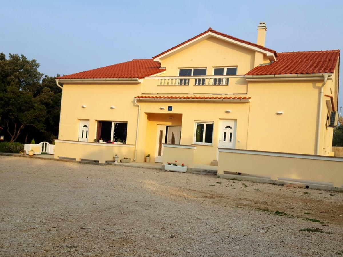 Apartmani "Sandro" Gonar Rab Town Exterior foto