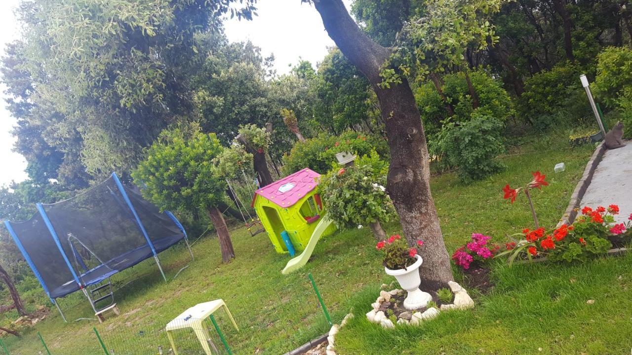 Apartmani "Sandro" Gonar Rab Town Exterior foto